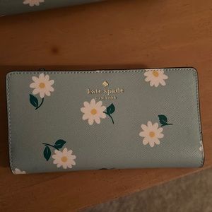 Kate spade Daisy wallet